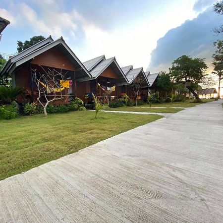 Amity Beach Resort Maret Екстериор снимка