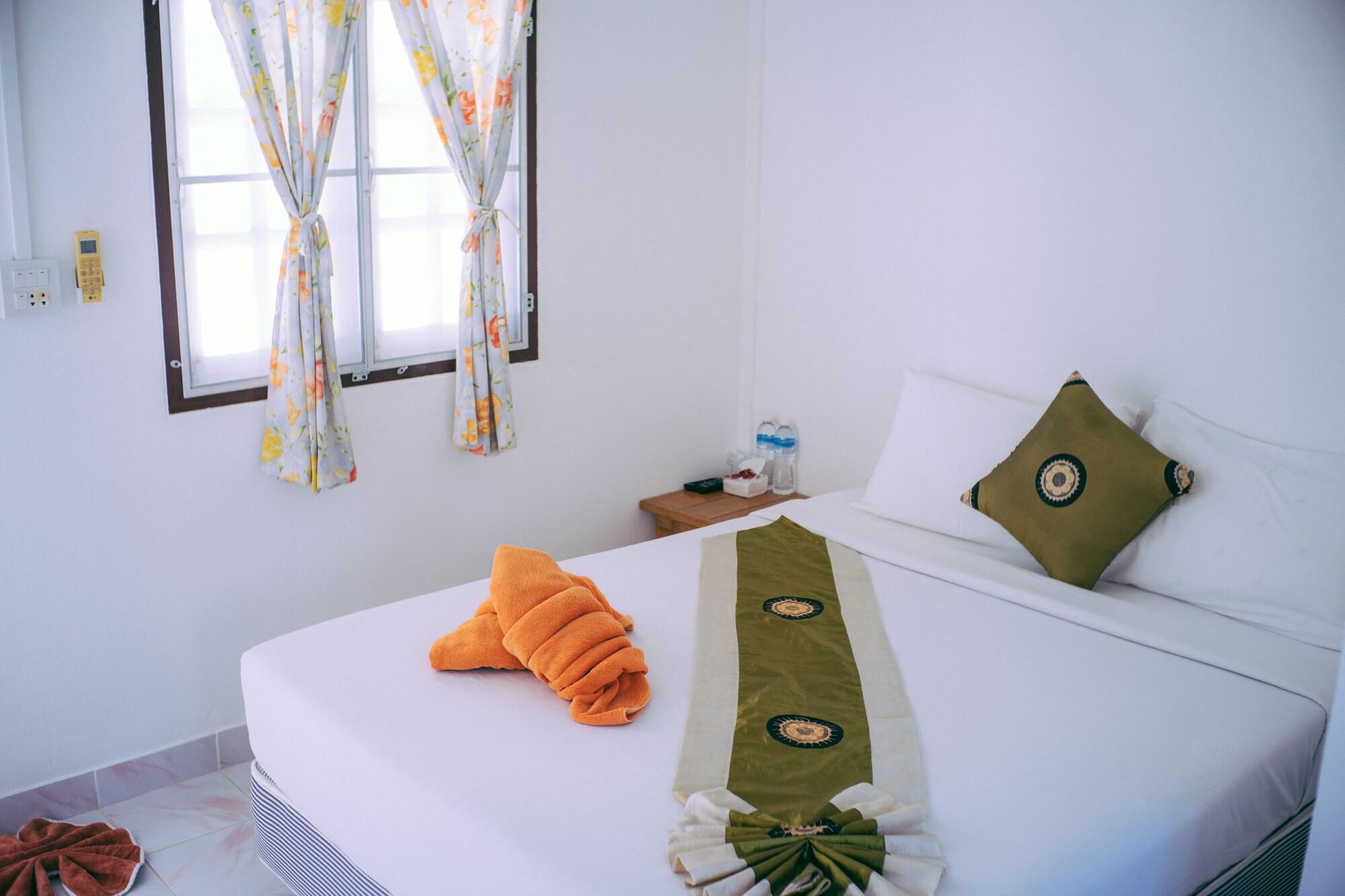 Amity Beach Resort Maret Екстериор снимка