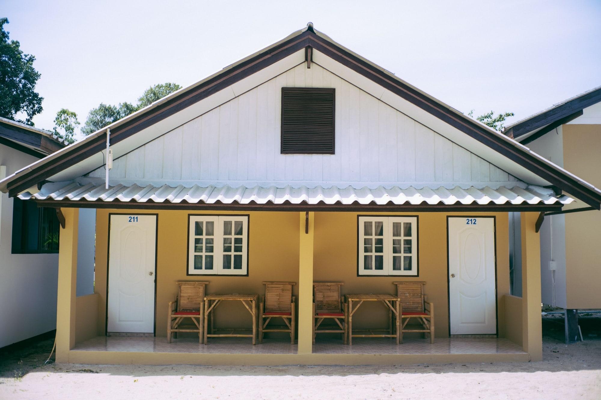 Amity Beach Resort Maret Екстериор снимка