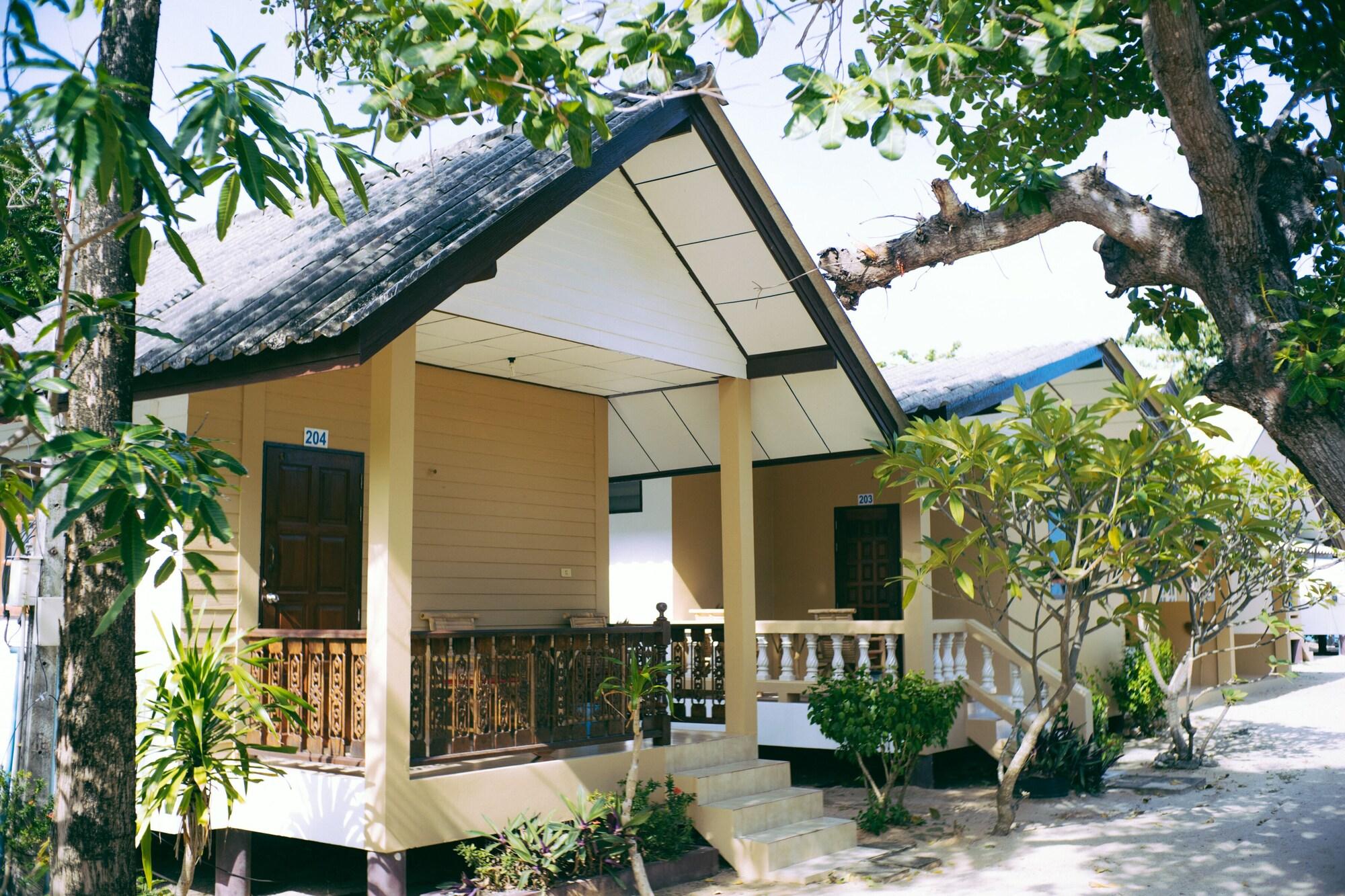 Amity Beach Resort Maret Екстериор снимка
