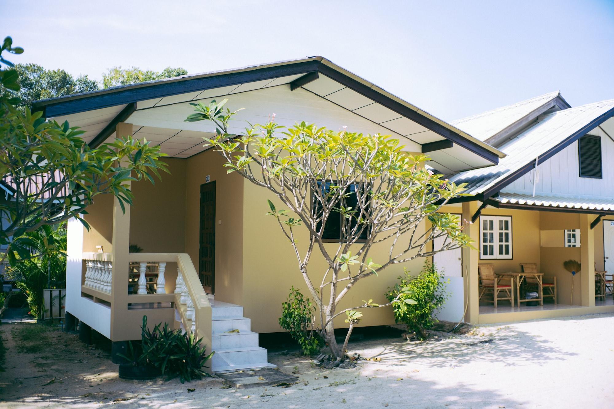 Amity Beach Resort Maret Екстериор снимка