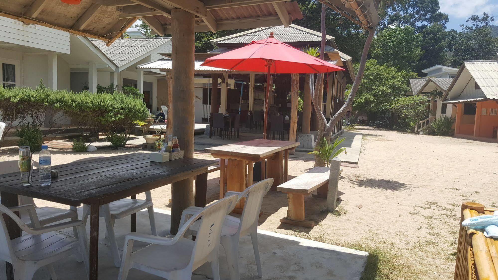 Amity Beach Resort Maret Екстериор снимка