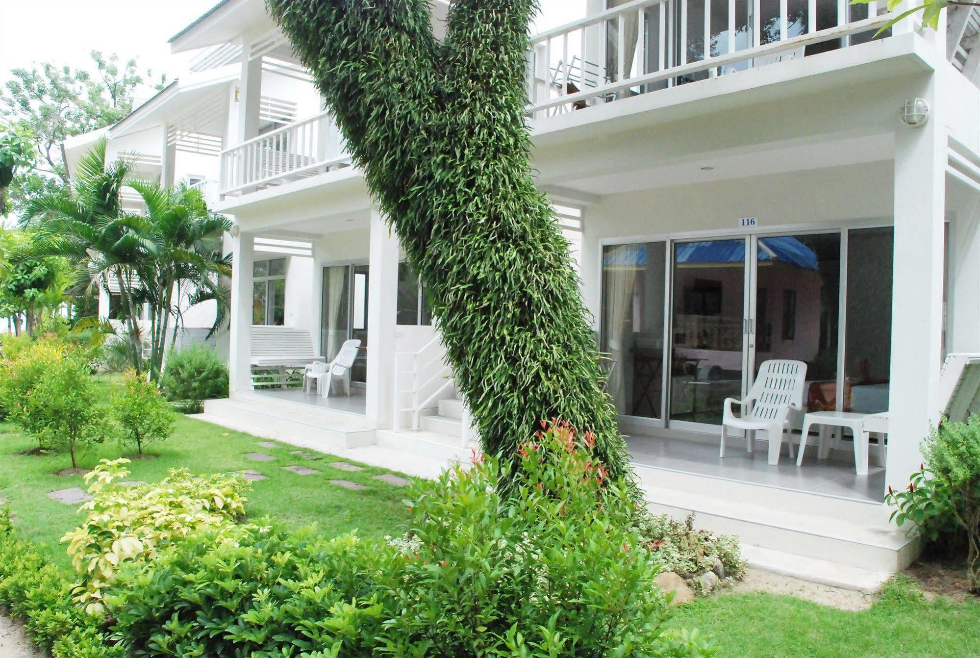 Amity Beach Resort Maret Екстериор снимка