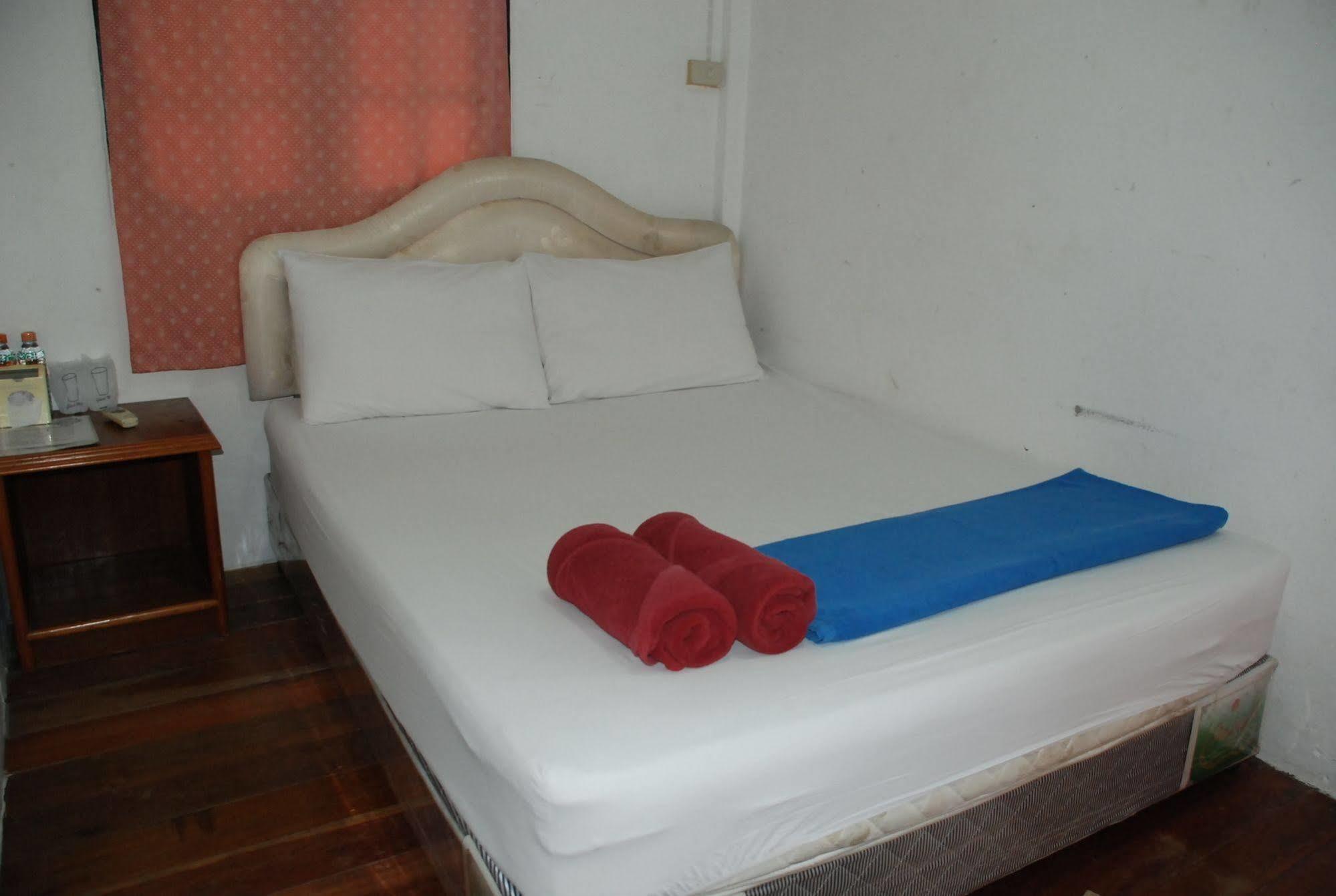 Amity Beach Resort Maret Екстериор снимка