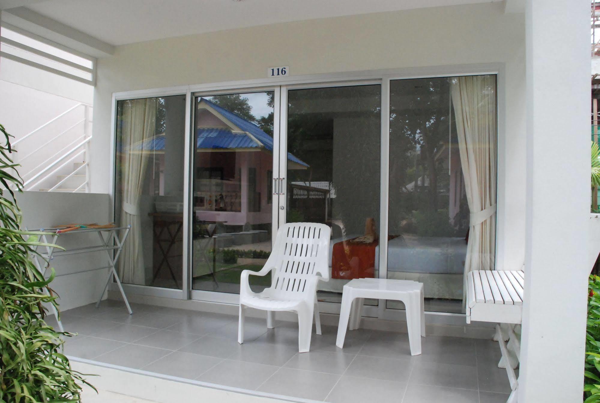 Amity Beach Resort Maret Екстериор снимка
