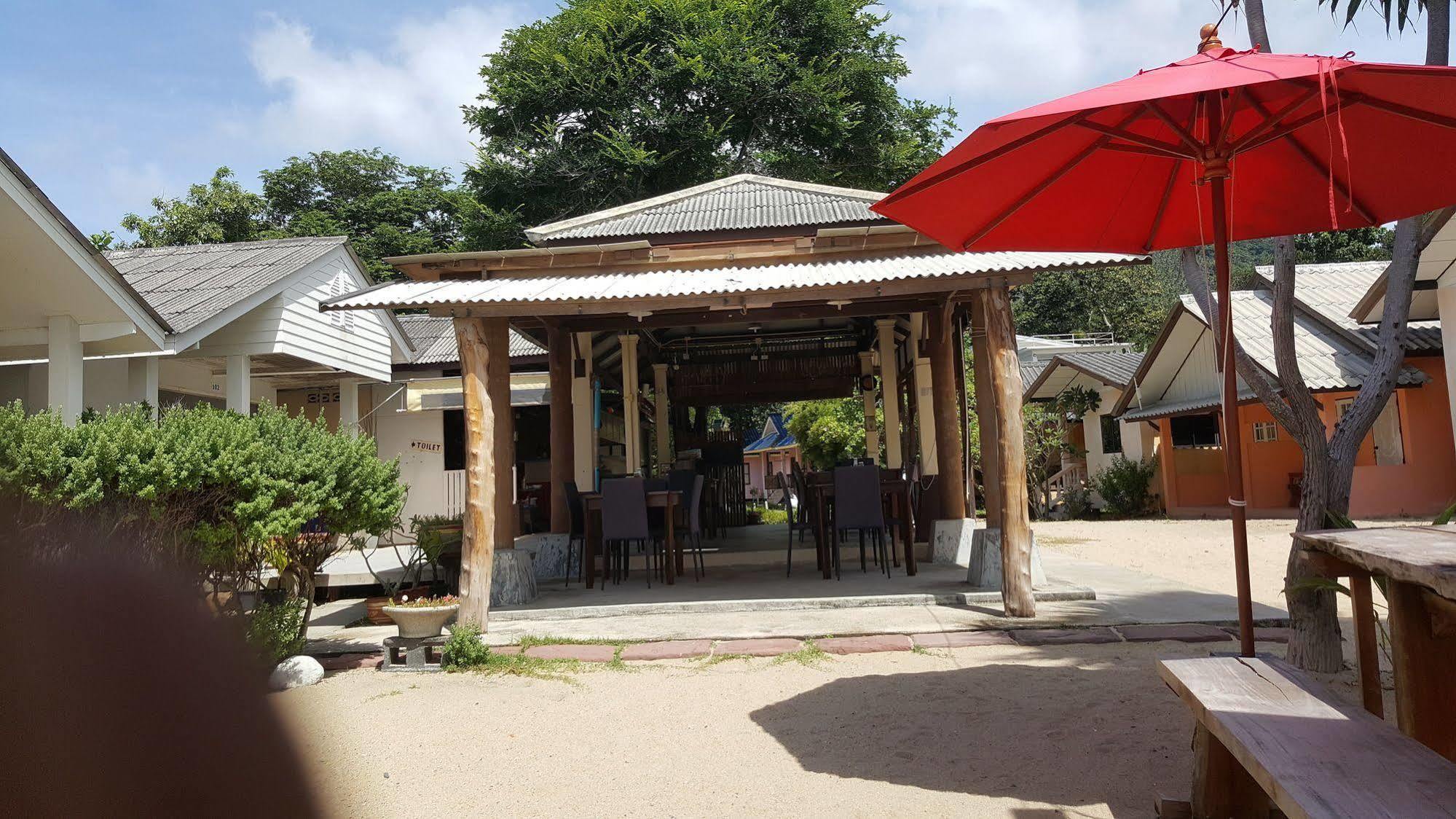 Amity Beach Resort Maret Екстериор снимка