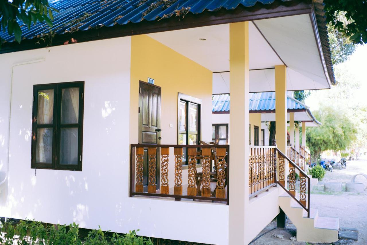 Amity Beach Resort Maret Екстериор снимка