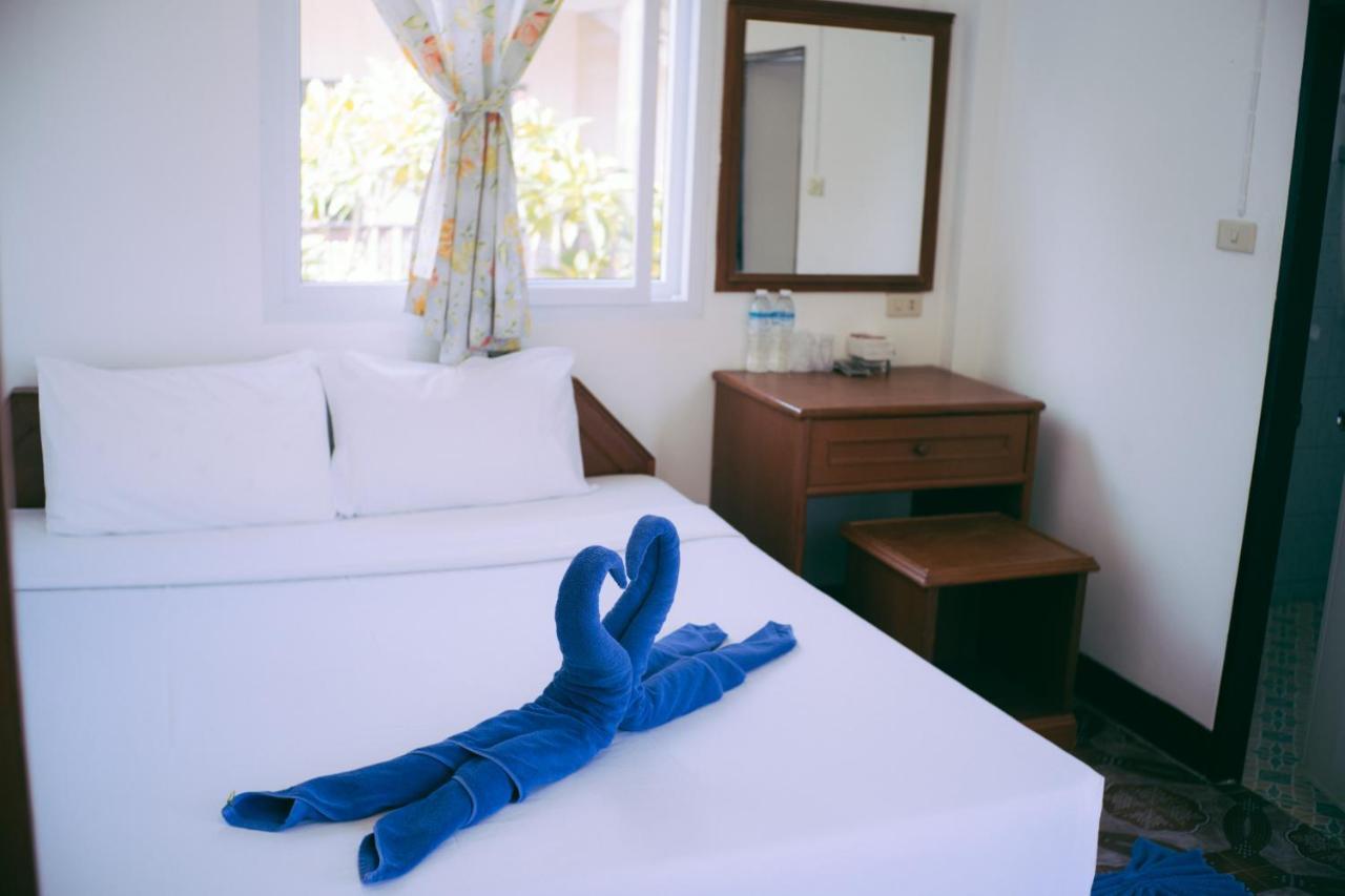 Amity Beach Resort Maret Екстериор снимка