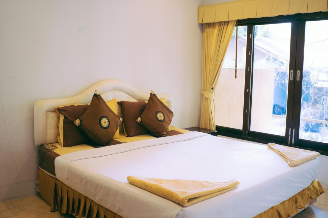 Amity Beach Resort Maret Екстериор снимка