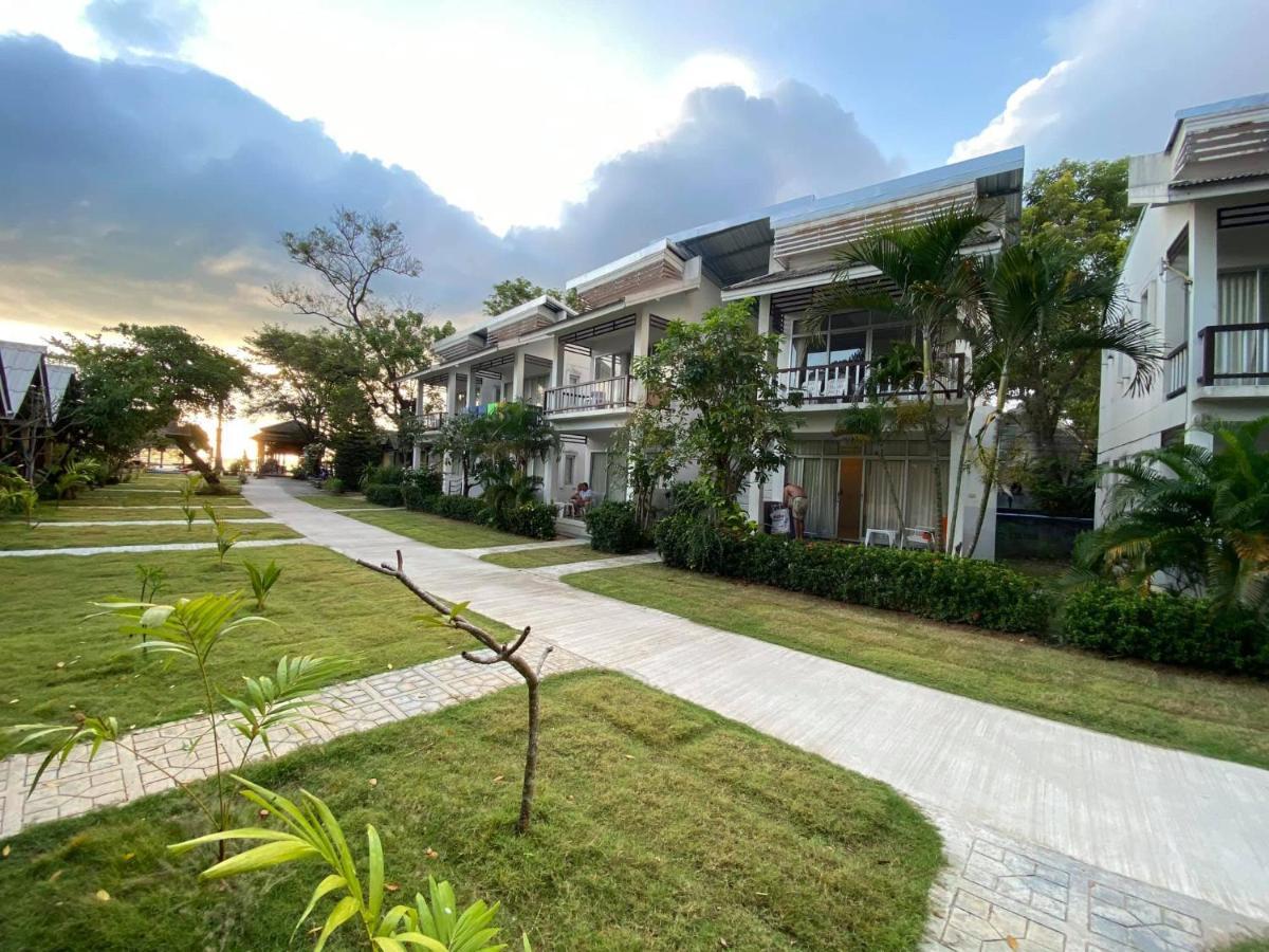 Amity Beach Resort Maret Екстериор снимка